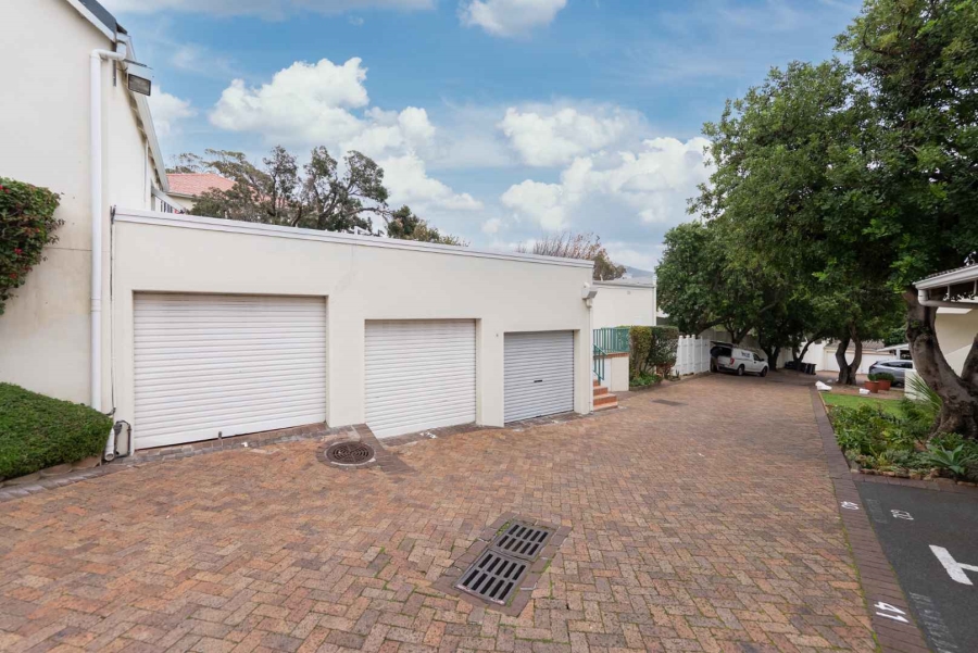 3 Bedroom Property for Sale in Vredehoek Western Cape